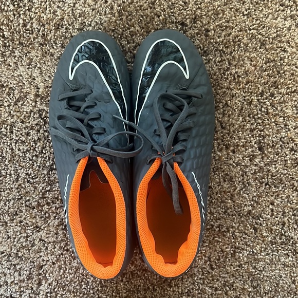 Nike Hypervenom soccer cleats, women's size 7. - Picture 5 of 8